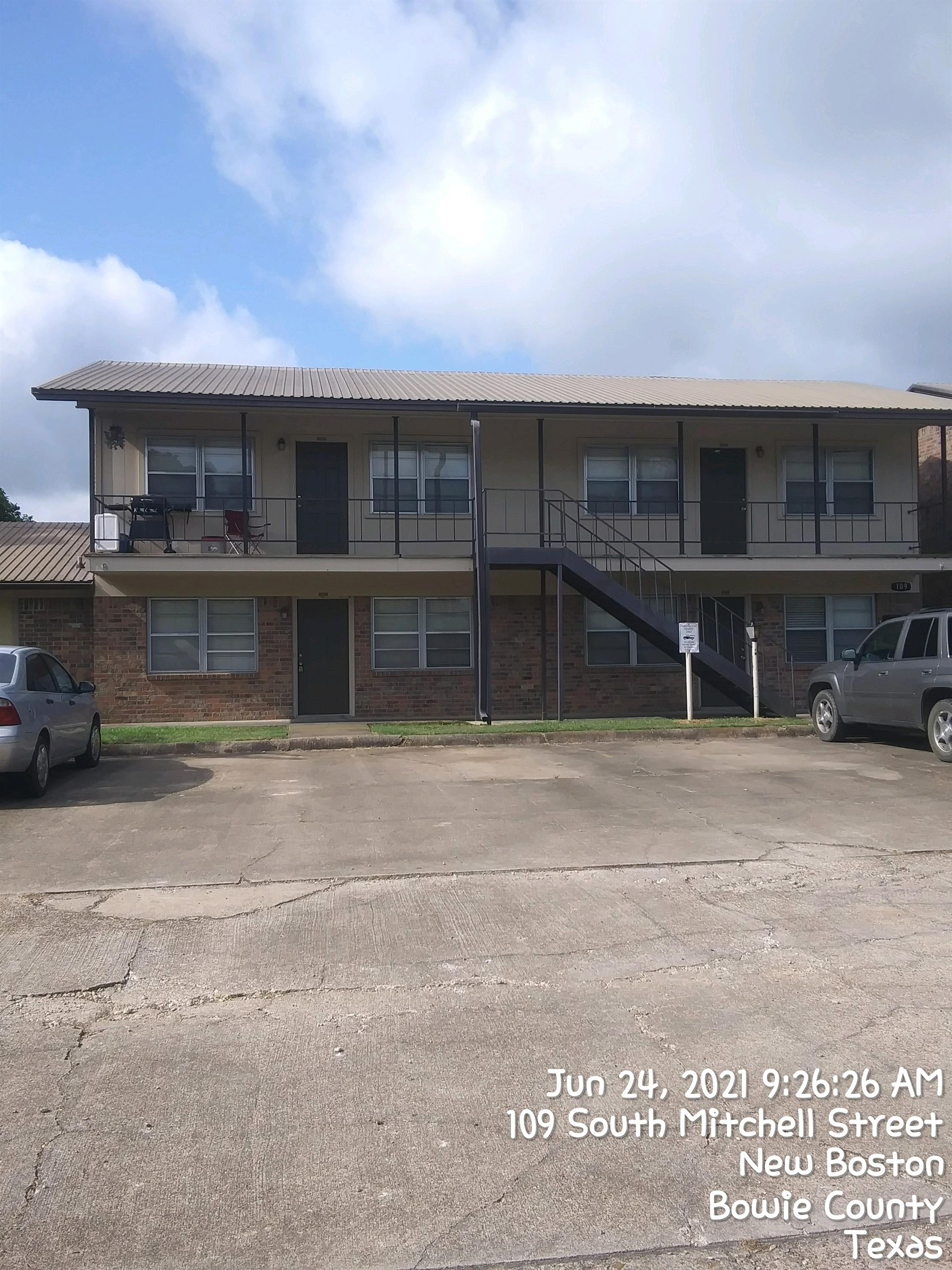109 & 111 South Mitchell Street - 104