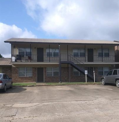 109 & 111 South Mitchell Street - 204