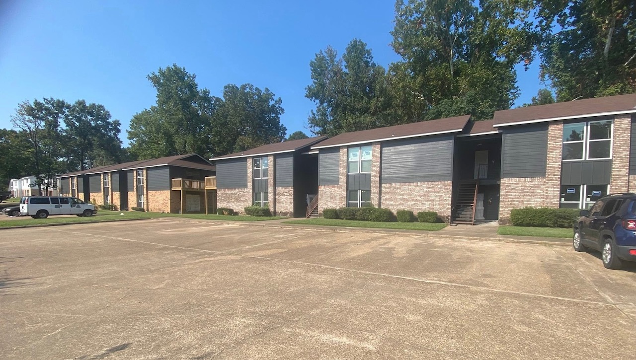 615-637 Champion Place - 617