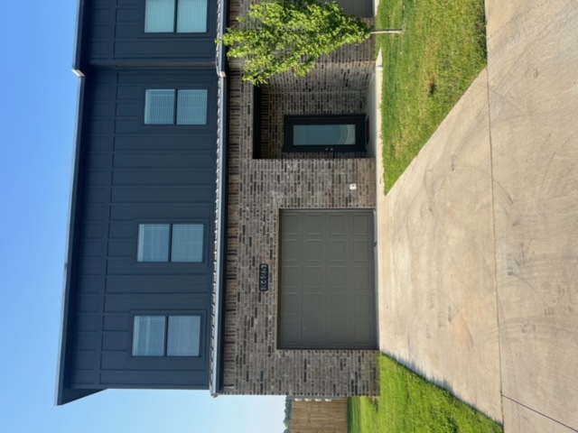 3407 - 3425 Brooke Place - 3425